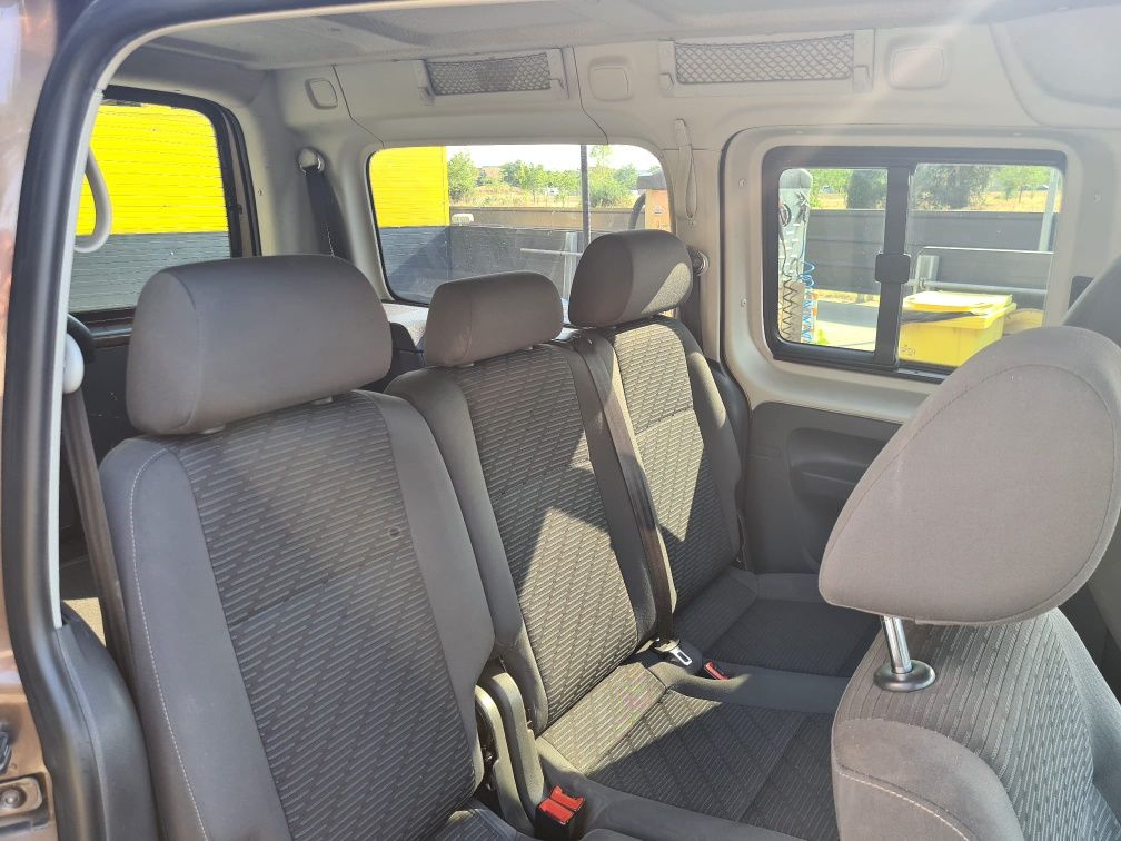 Vand Caddy Maxi Long 7locuri DSG Automat 1.6tdi  Fiscal la zi