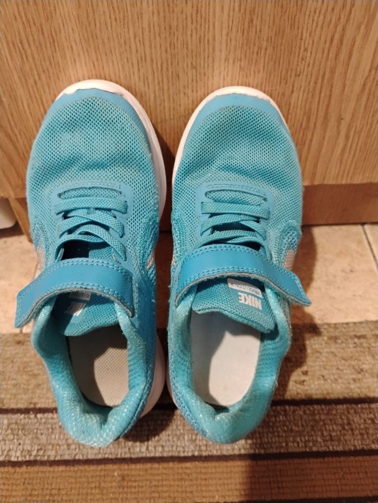 Детски маратонки Nike 30 номер,15лв.