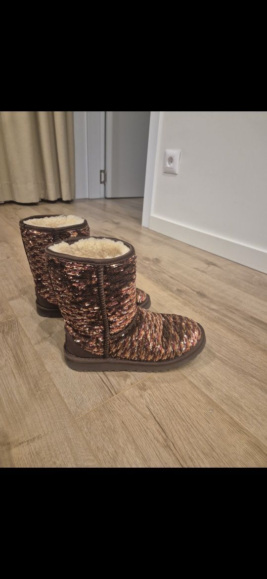Оригинални UGG боти, лимитирани, номер 38