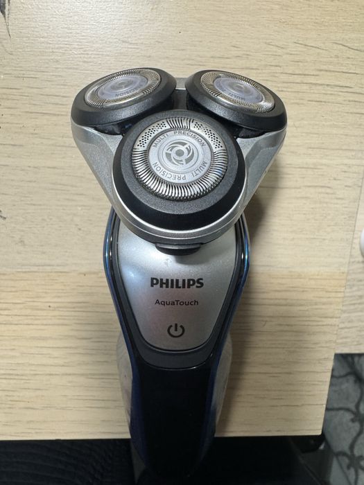 Самобръсначка Phillips Aqua touch