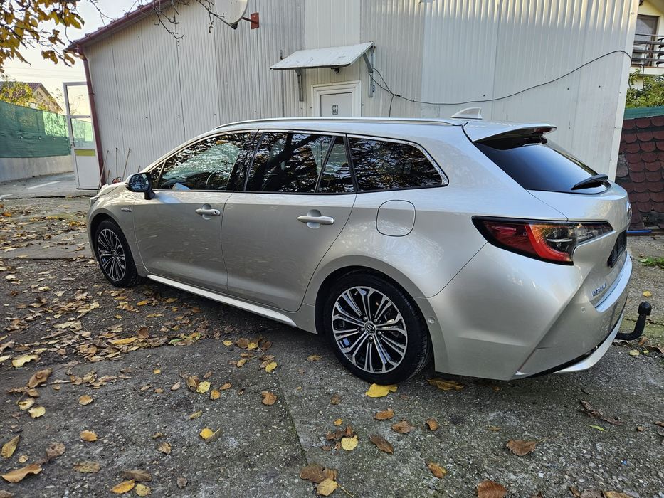 Toyota Corolla Touring Hybrid