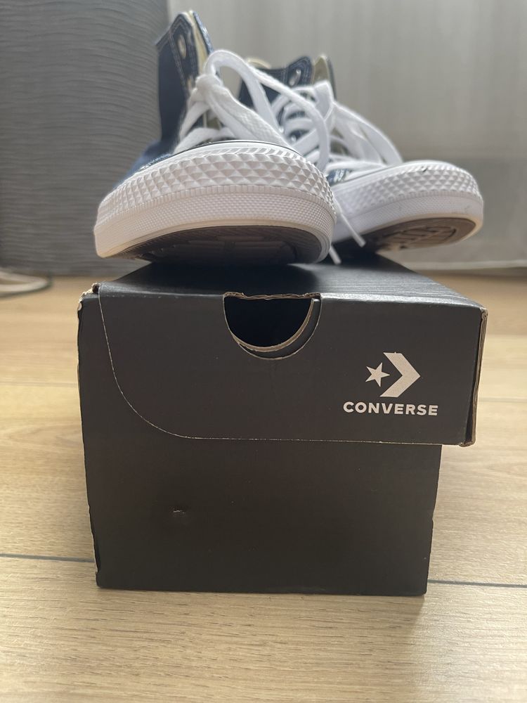 Converse model clasic 36.5