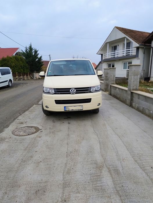 VW Caravelle 2014 9 locuri 140CP stare foarte bună
