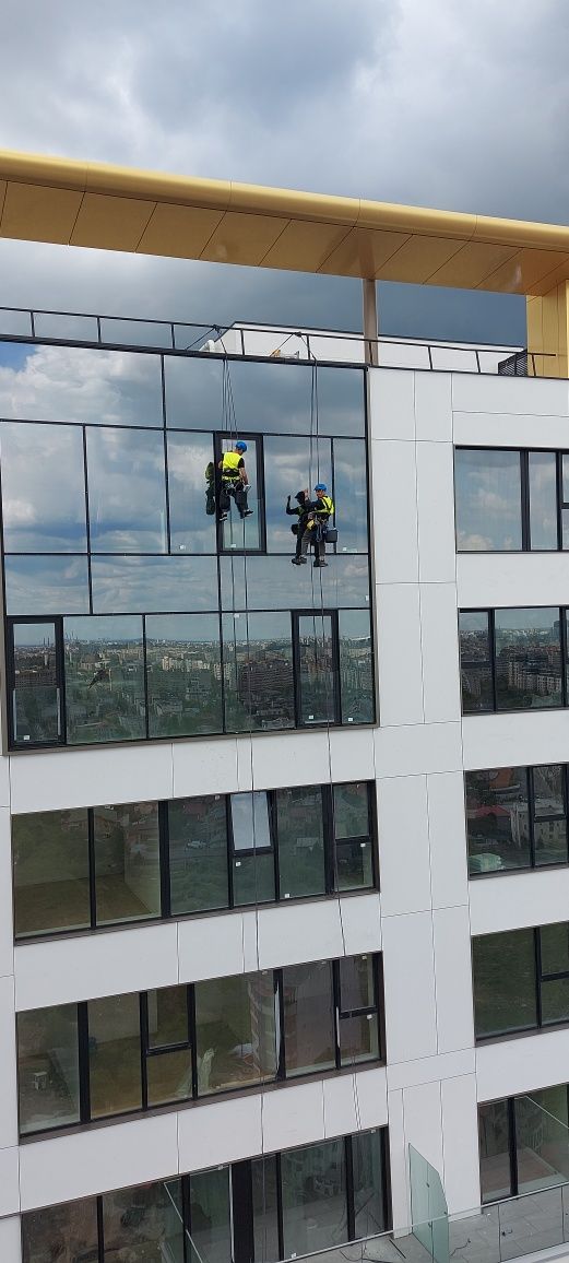 Alpiniști Utilitari