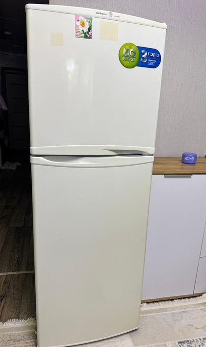 Продам холодильник LG