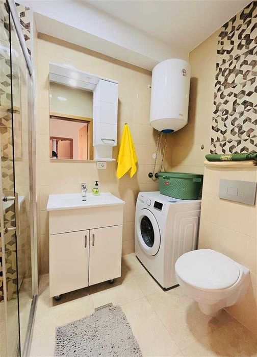 Дава се под наем Двустаен апартамент в Бургас, Лазур - 63 кв.м за 178.5 € - Снимка #2