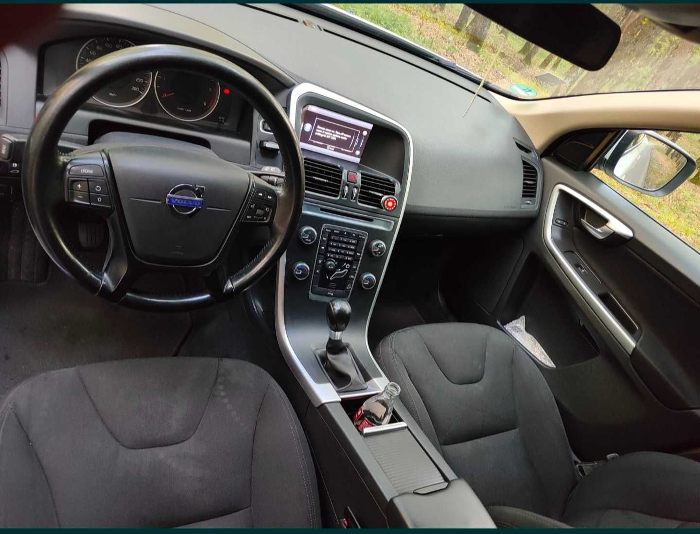 Volvo XC60 4x4 - Diesel ( Driv-e )  , Euro 5 - 2012 - Impecabil .