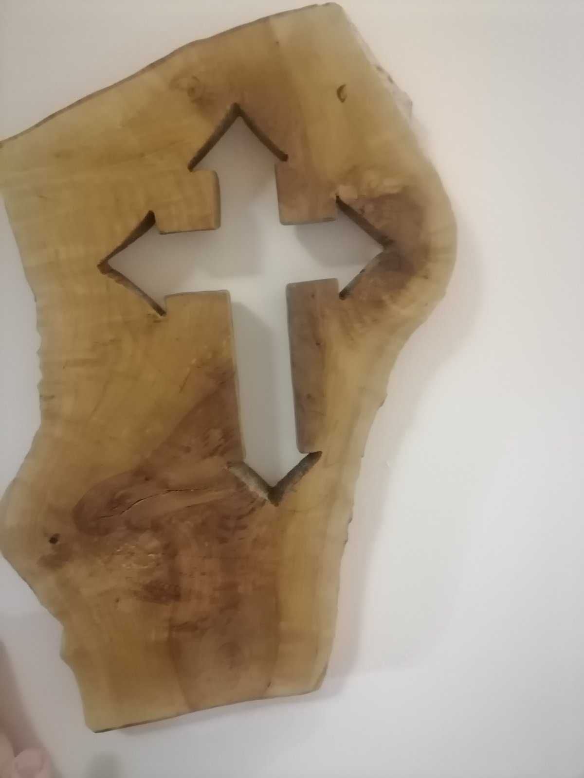 Картина дърво-изрязан кръст
