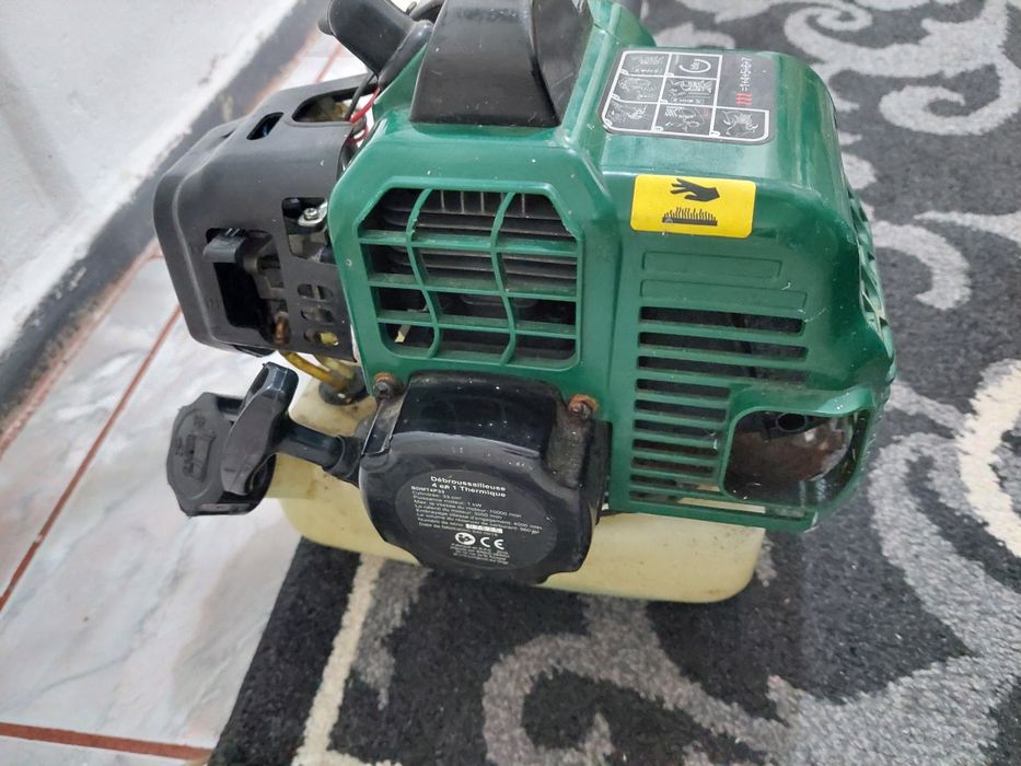 Cositoare gard viu și crengi second-hand