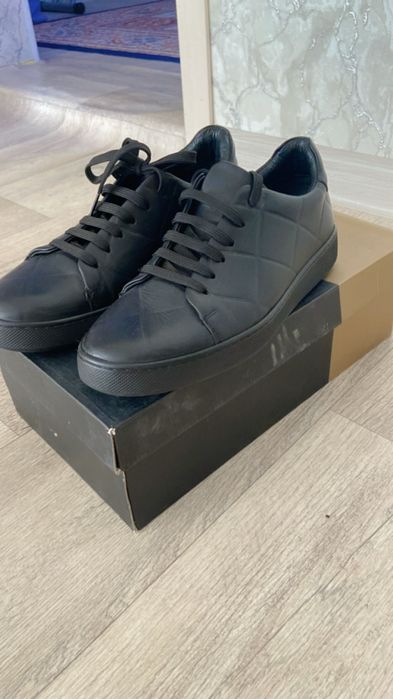 Мужские туфли В отличном состояний Турция. Покупали дорого