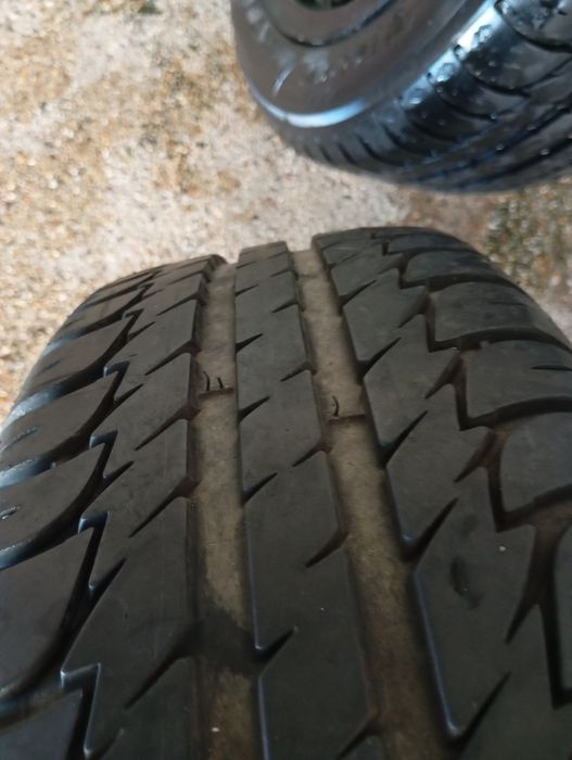 Vând jenti cu tot cu cauciucuri pe ele