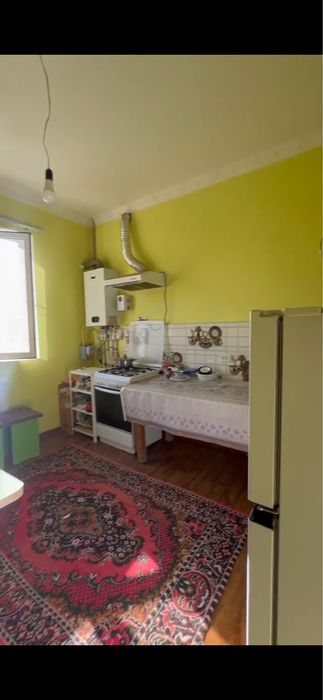 Jay satiladi srochna 1 komnata 3 etaj Sultan saray arqa tarepi