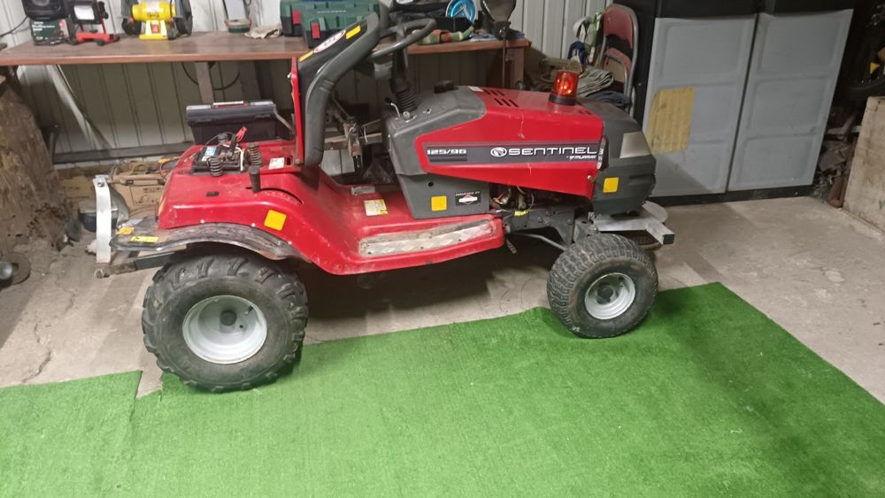 Tractoraș de grădină