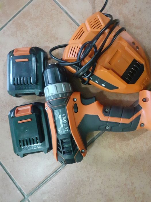 Filetanta cu acumulator milwaukee.