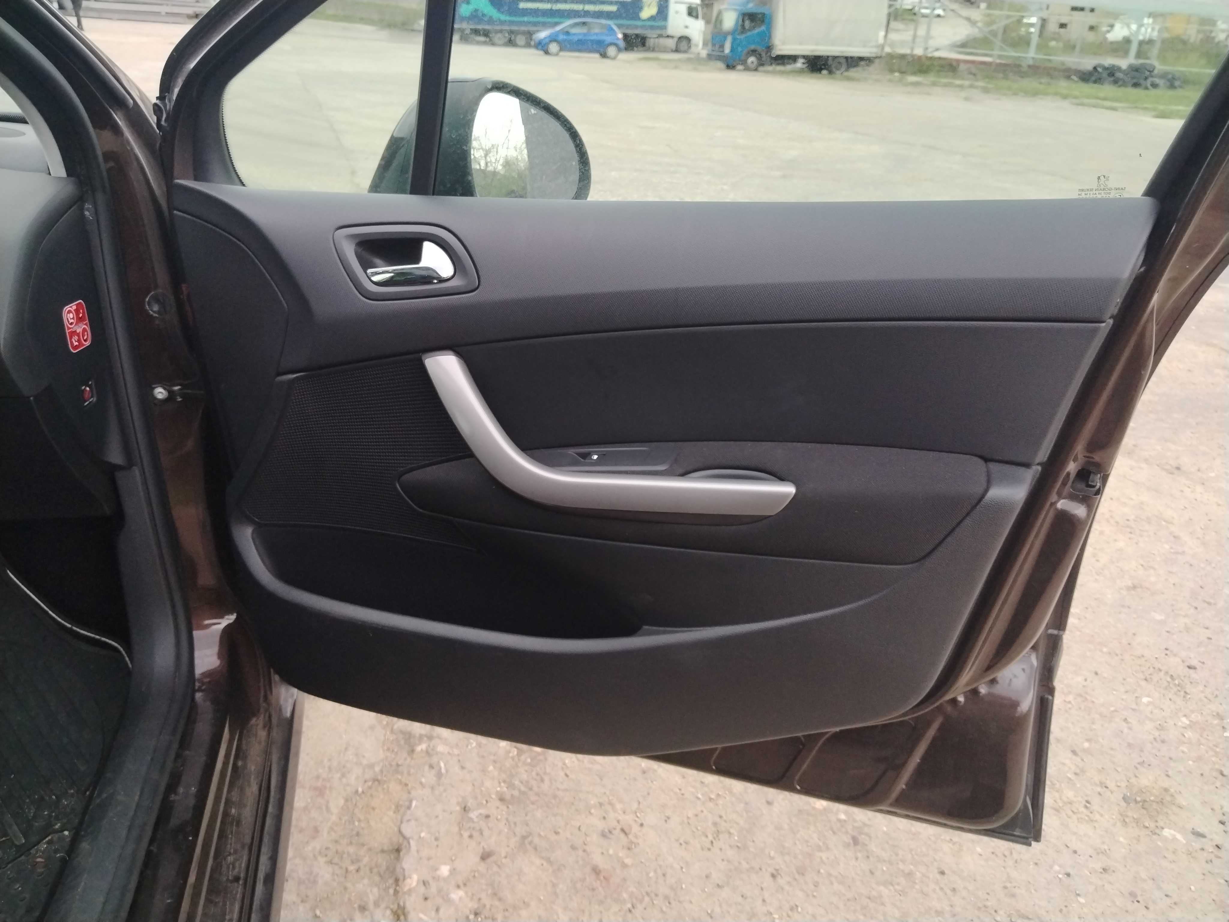 Peugeot 308 SW 1.6hdi 92 к.с. facelift на части