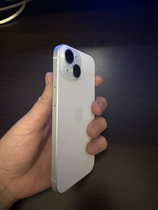 Vand iphone 15 impecabil garantie 2026