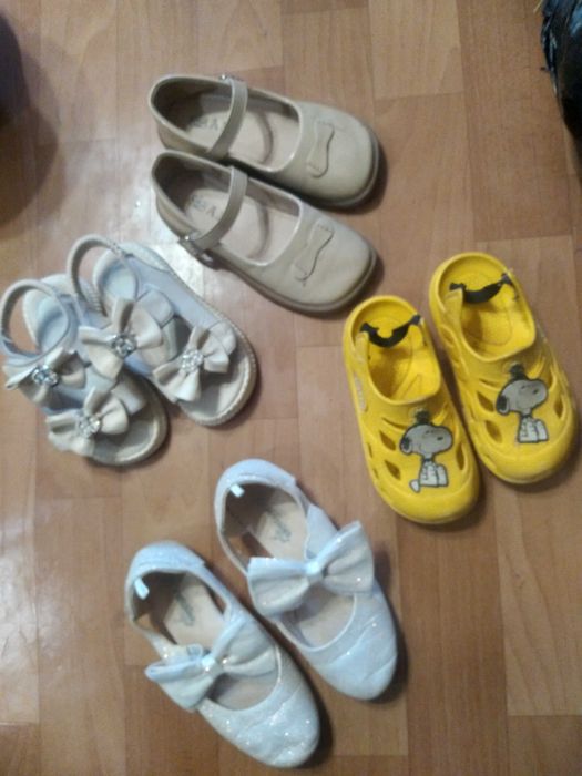 Детская обувь разная