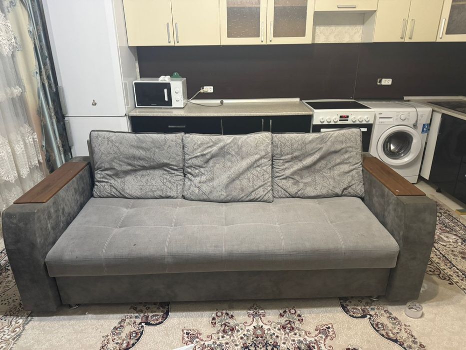 Прадам мебель срочно!