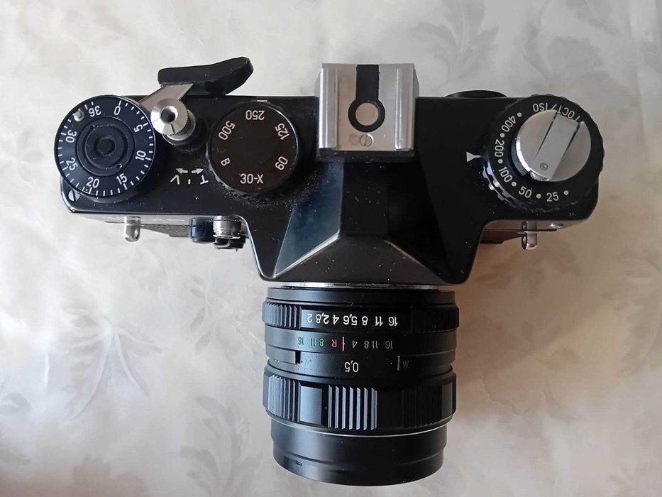 лентови фотоапарати  Зенит и Фед