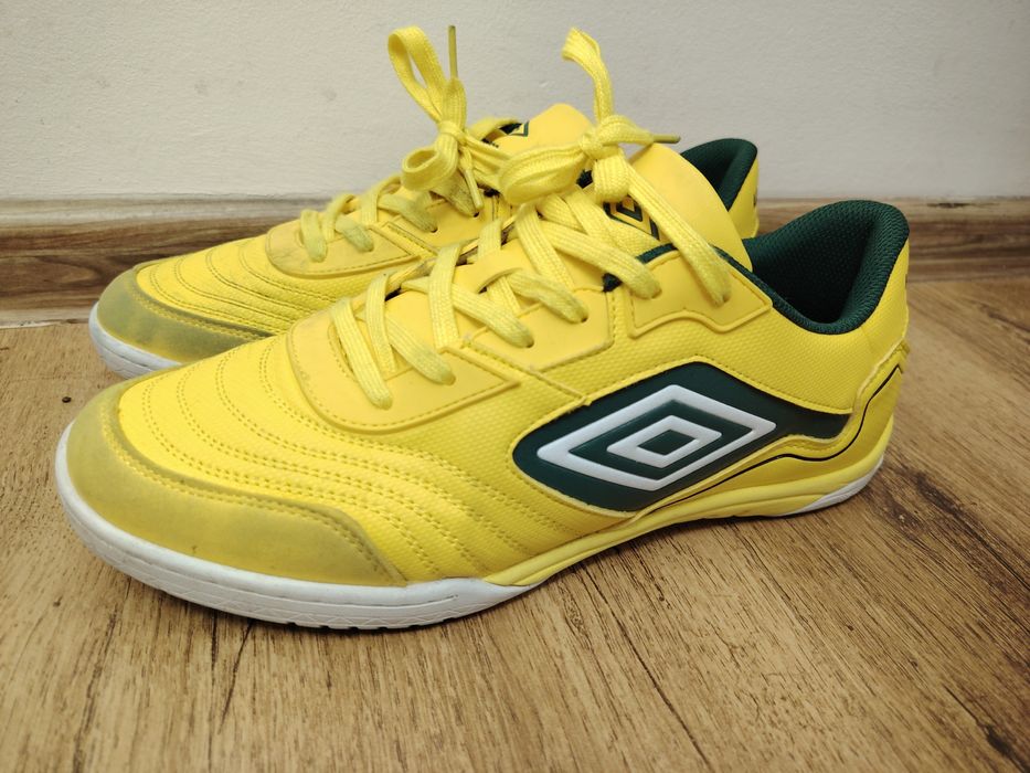 Adidasi umbro fotbal in sala