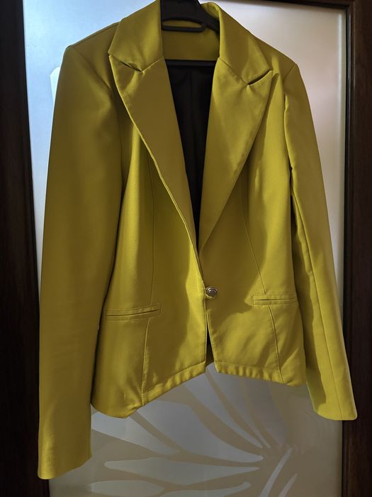 Сако-червено и зелено