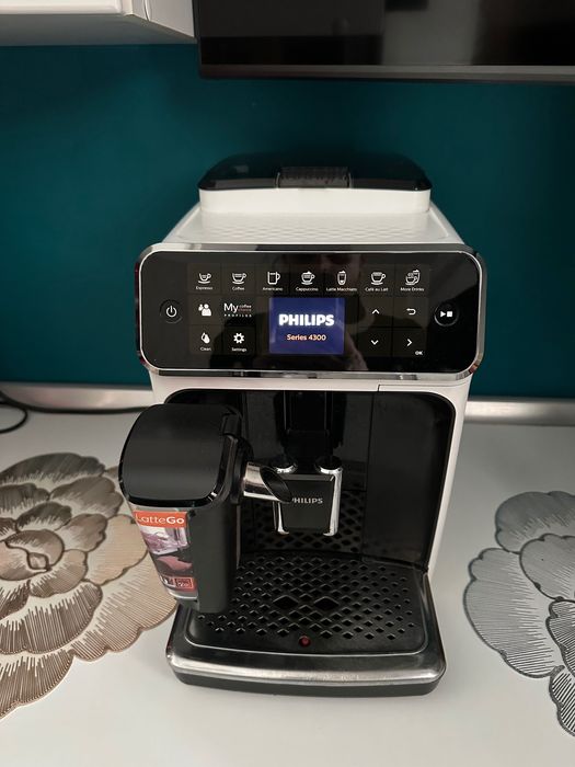 Vând aparat cafea Phillips automat preț 850 lei