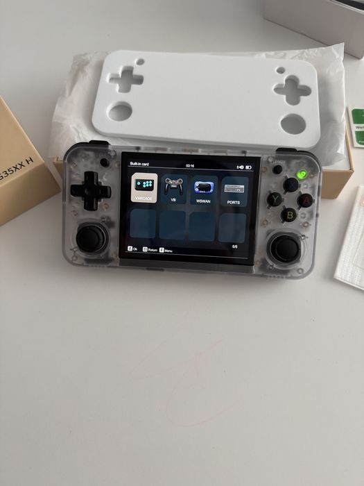 Consola portabila RG35XX H noua