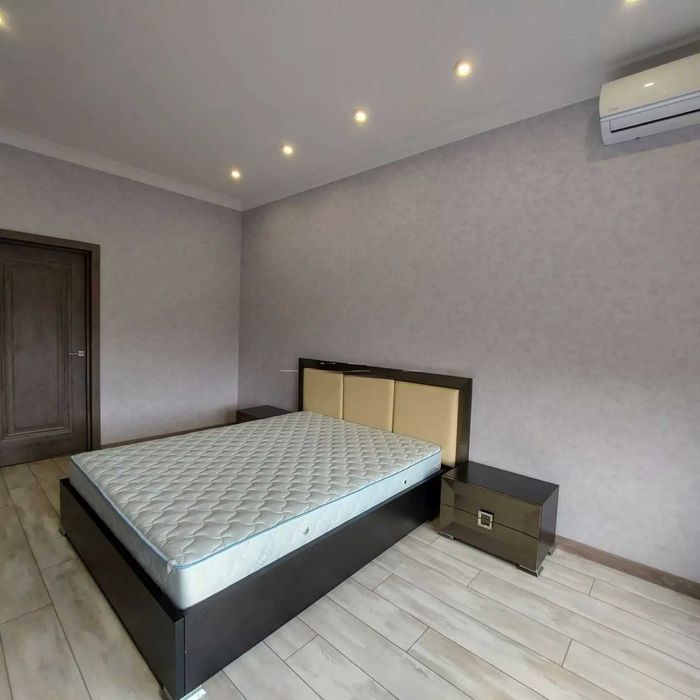 Дава се под наем Тристаен апартамент в Пловдив, Център - 99 кв.м за 433.5 € - Снимка #2