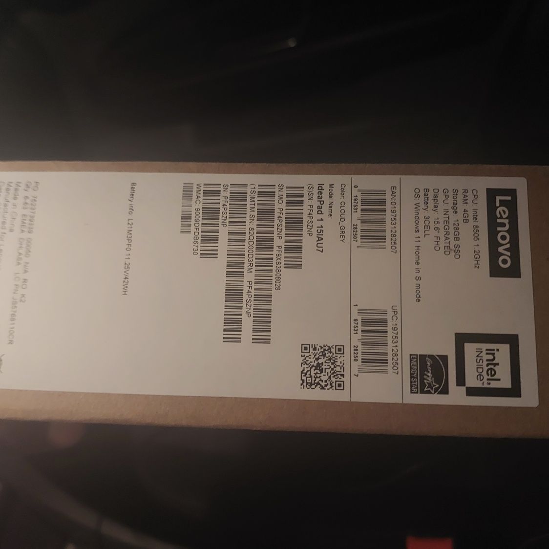 Vand laptop .Nu este pentru pretentiosi .