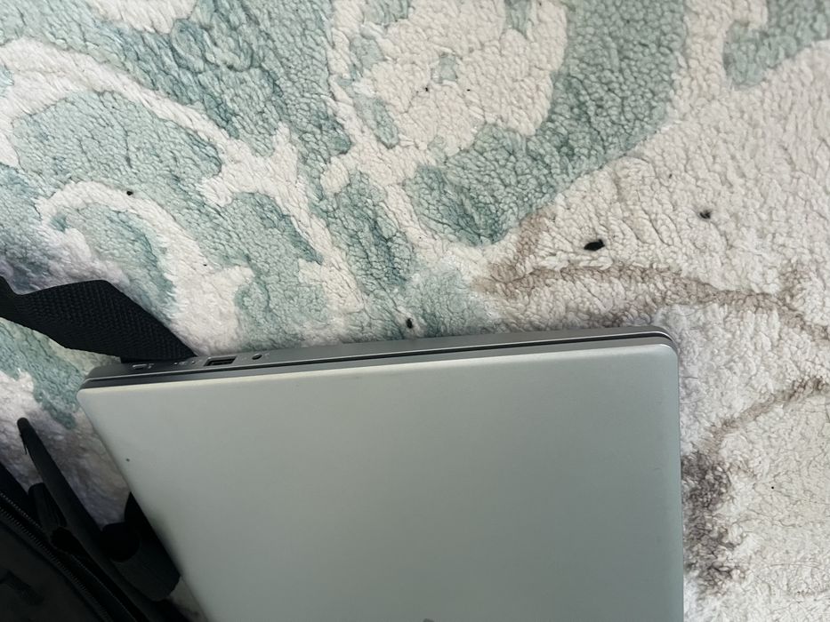 Лаптоп acer aspire 3 нов е на 3месеца