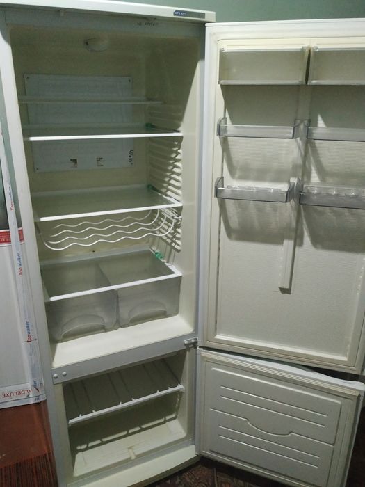Холодильник сотилади