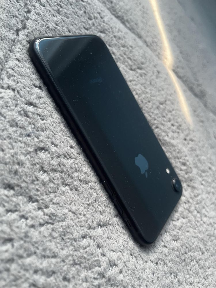 iPhone XR айфон 10, запазен, отключен
