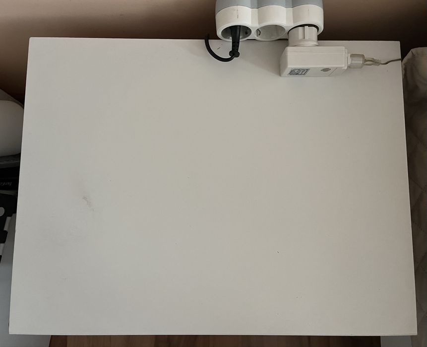 Две нощни шкафчета