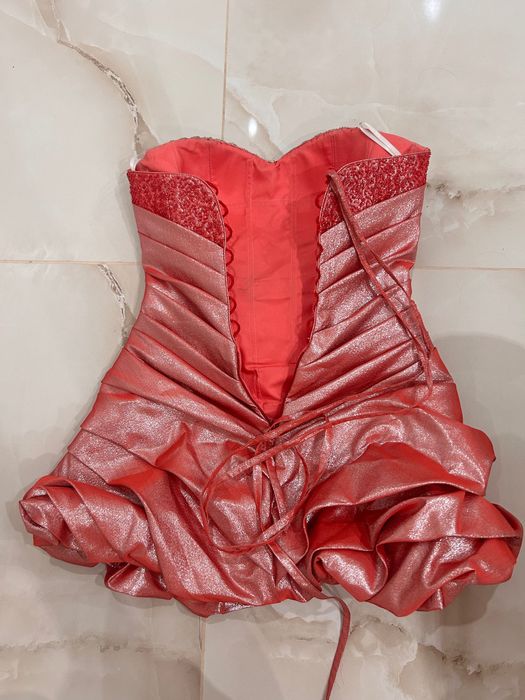 Бална рокля с воал