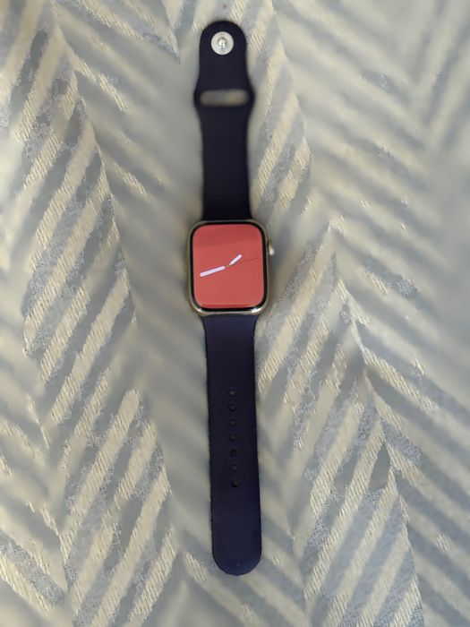 Apple Watch Series 8, златен, 45 мм, почти неизползван