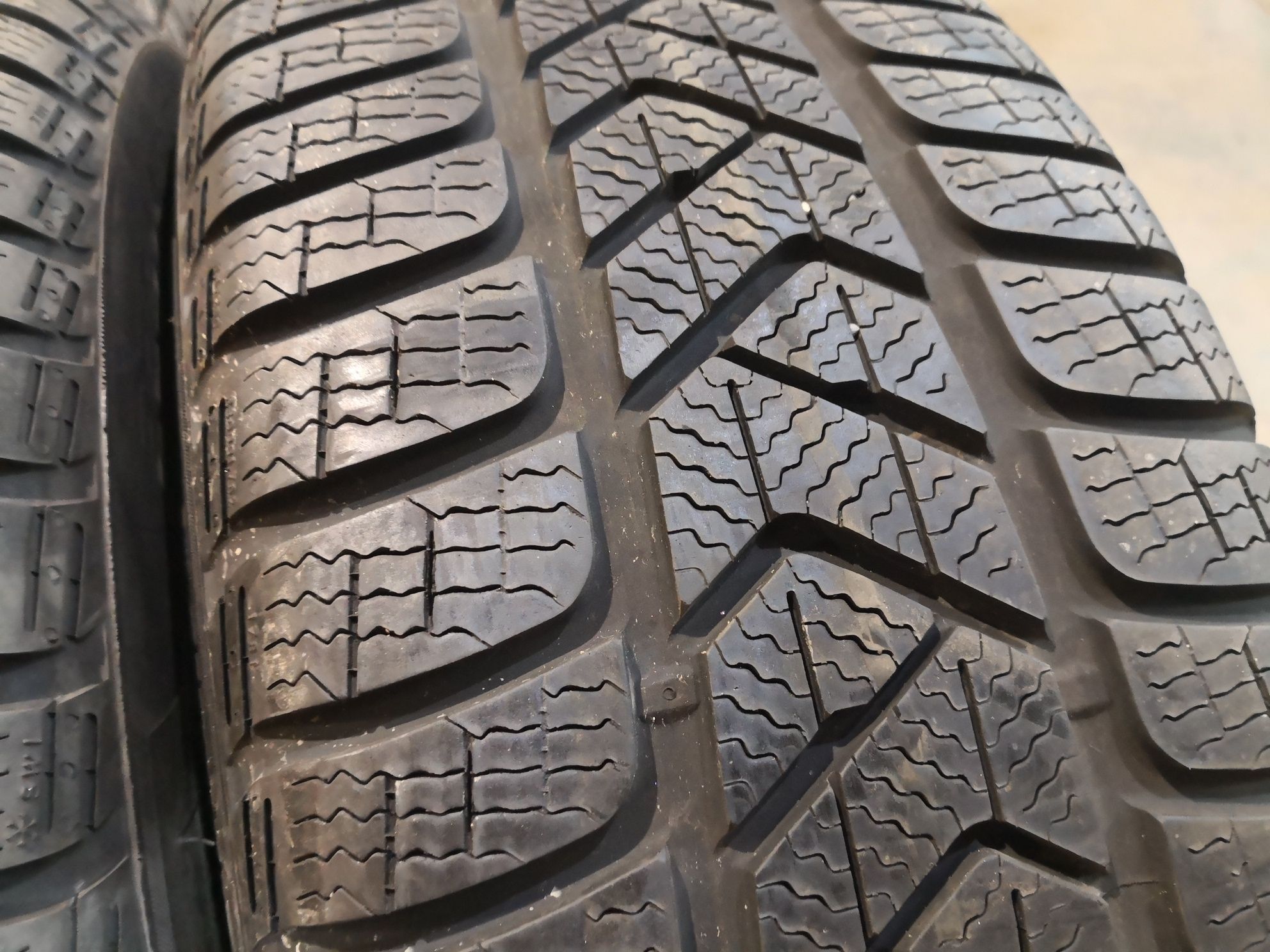 225 45 18 цола гуми Pirelli dot 19 20