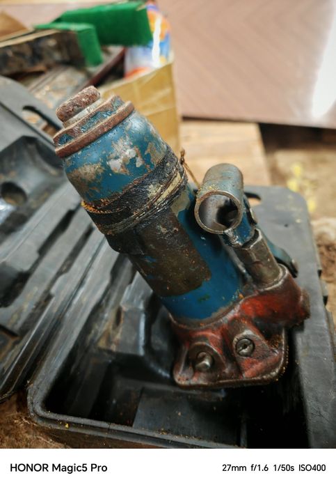 Домкрат за 10 тыс