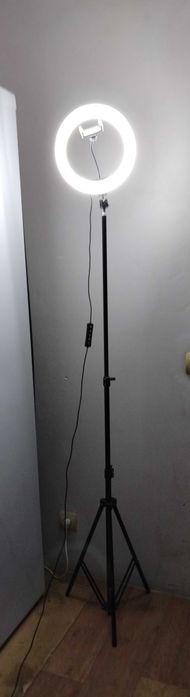 Лампа кольцевая. Подробно в описании.