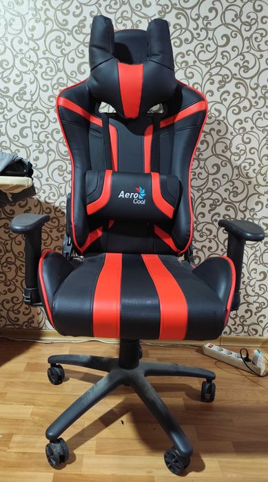 Продам кресло игровое компьютерное Aerocool AC120 AIR-BR черно-красное