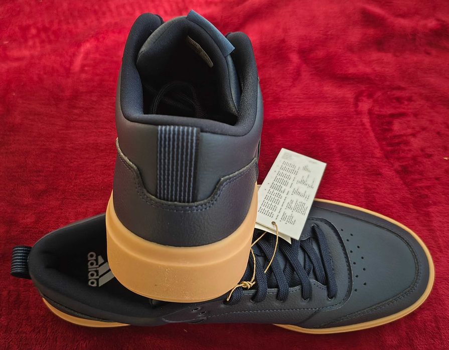 Pantofi   sport  Adidas,   Marimea    46  EU  -  Noi