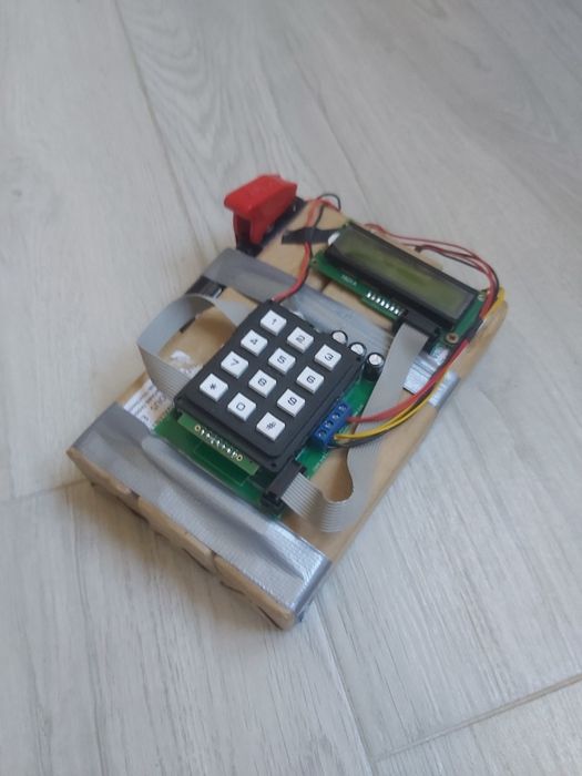 Vand replica C4 din CounterStrike2 functionala
