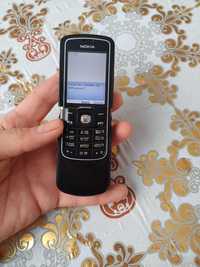 Nokia 8600 luna.