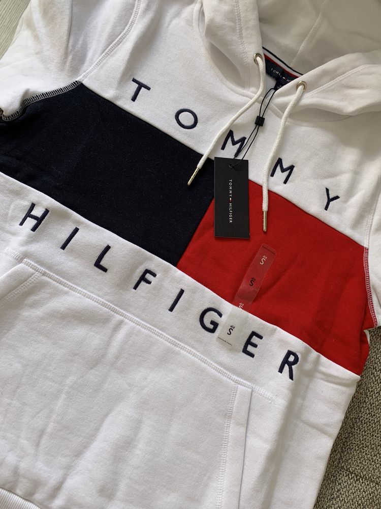 Худи Tommy Hilfiger