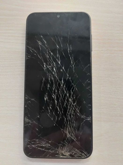 Samsung A 14 с счупен дисплей  работи