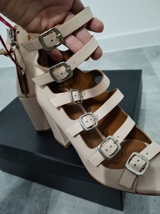 Сандали на токче