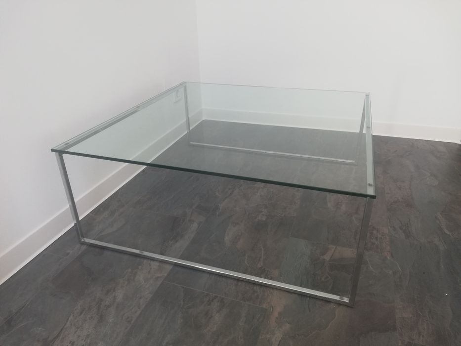 Vând masă din sticlă, transparentă, cu suport din inox, 100x100 cm