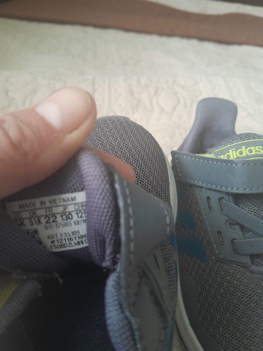 Incaltaminte Adidas și Clarks, marimea 22