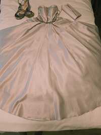 Абитуриентска рокля и аксесоари