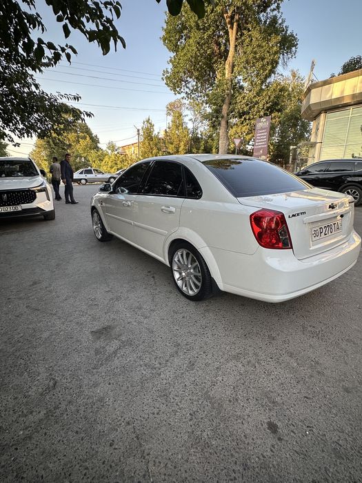 Продается лассети 1.8