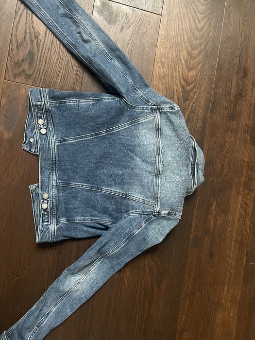 дънкето яде Disel